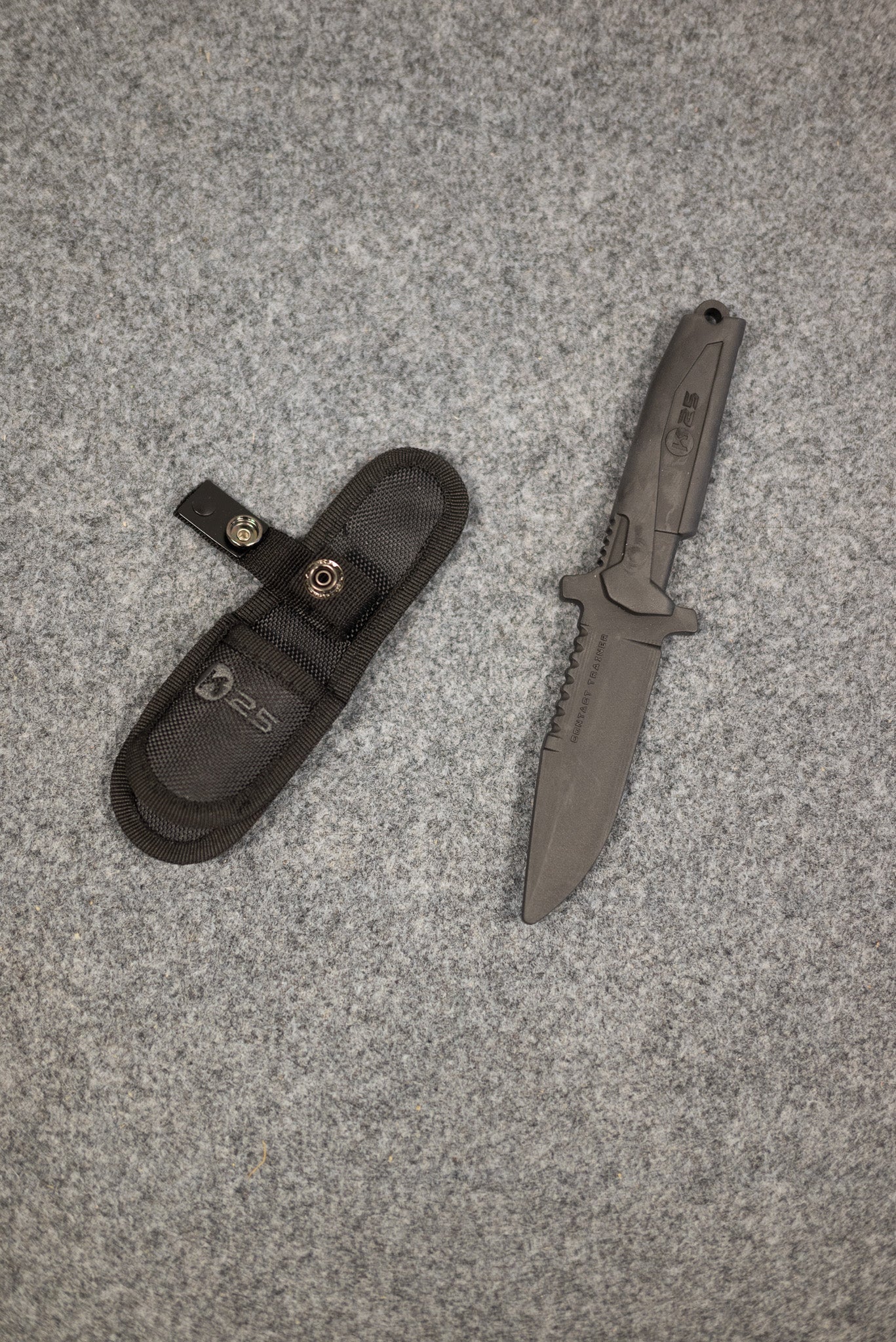 Cuchillo de Entrenamiento Táctico K25 – Polímero Negro | Ideal para Stunts, Lucha Escénica y Flow de Combate